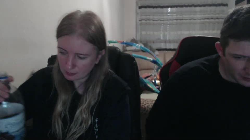 jenisandpeter Live Sex December 19, 2025