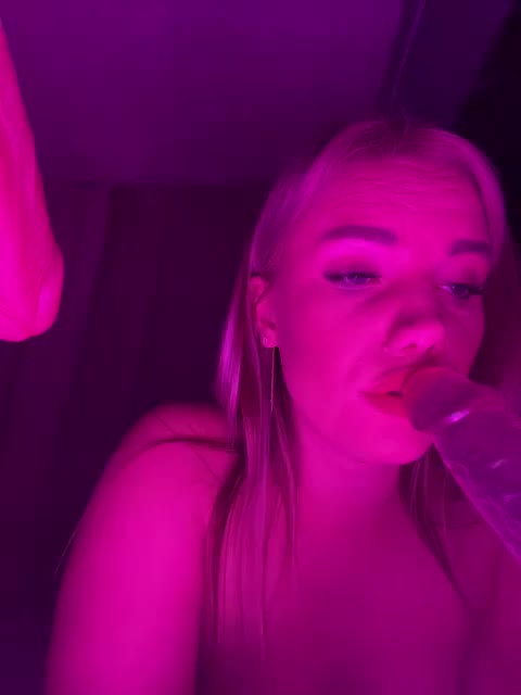 LYALAtop Live Sex December 14, 2025