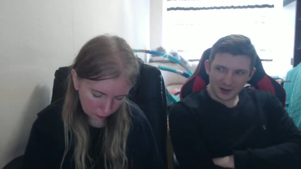 jenisandpeter Live Sex December 19, 2025