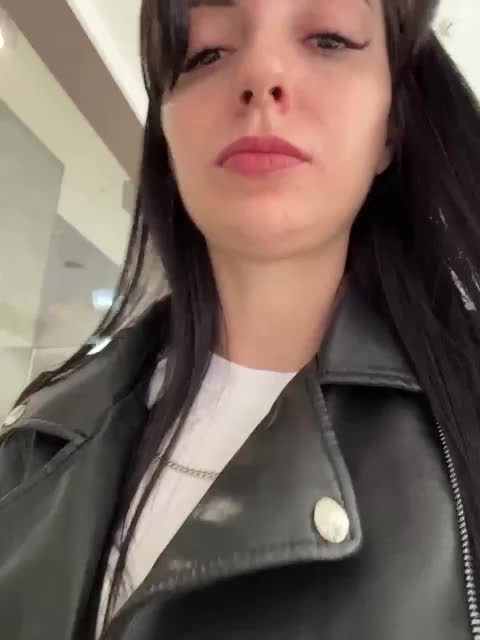 Valeria--sweet Live Sex December 13, 2025