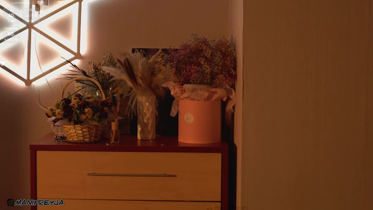 ManiFreyja Live Sex December 17, 2025