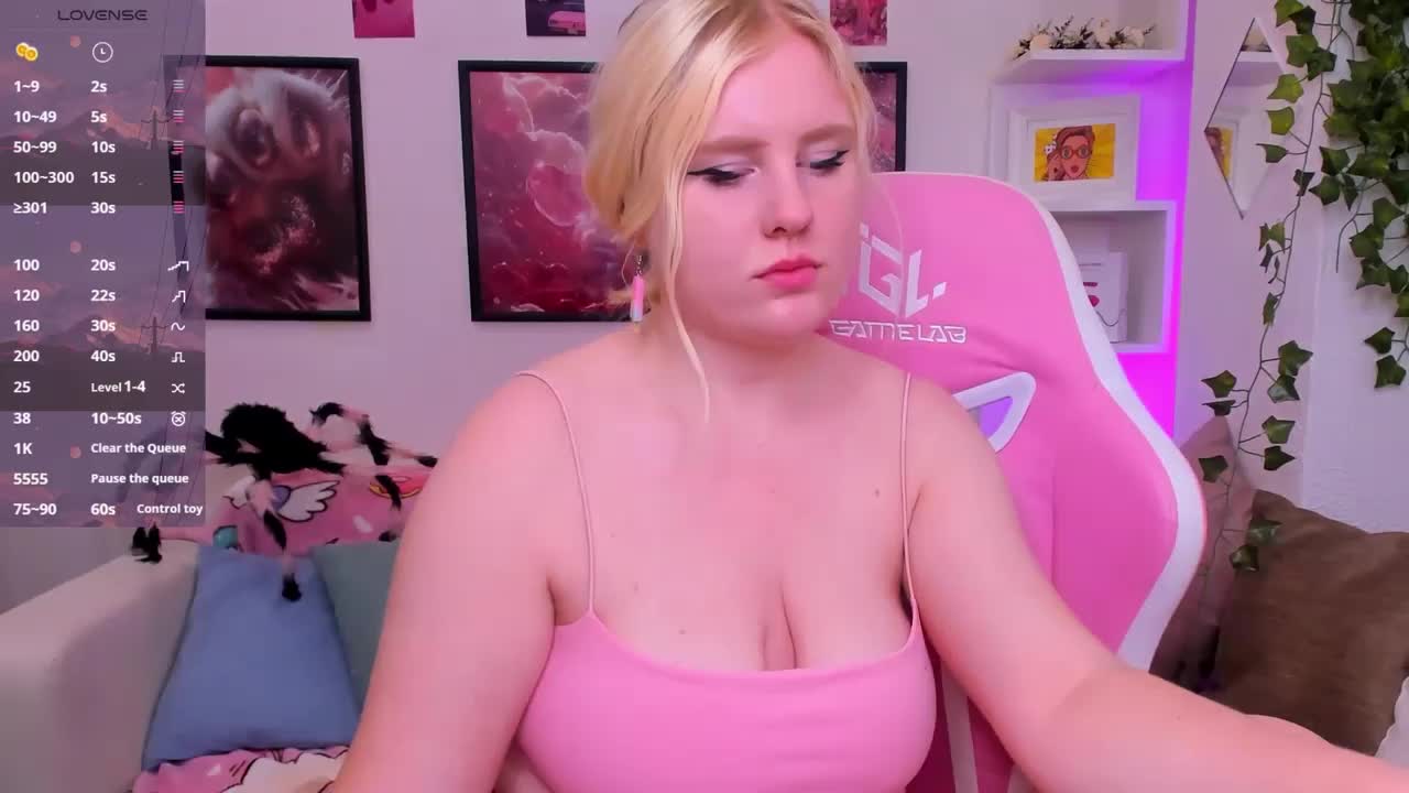 art_lovee Live Sex December 17, 2025