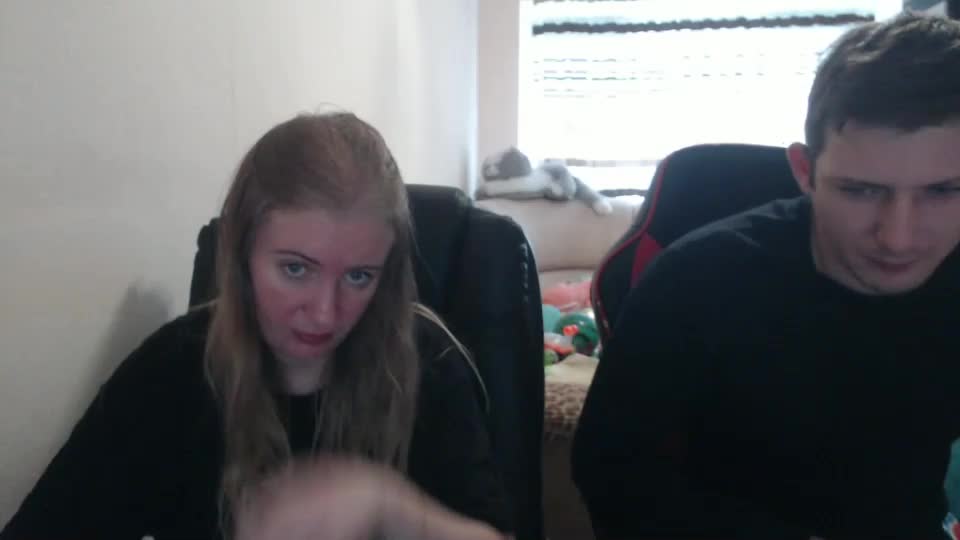 jenisandpeter Live Sex December 19, 2025