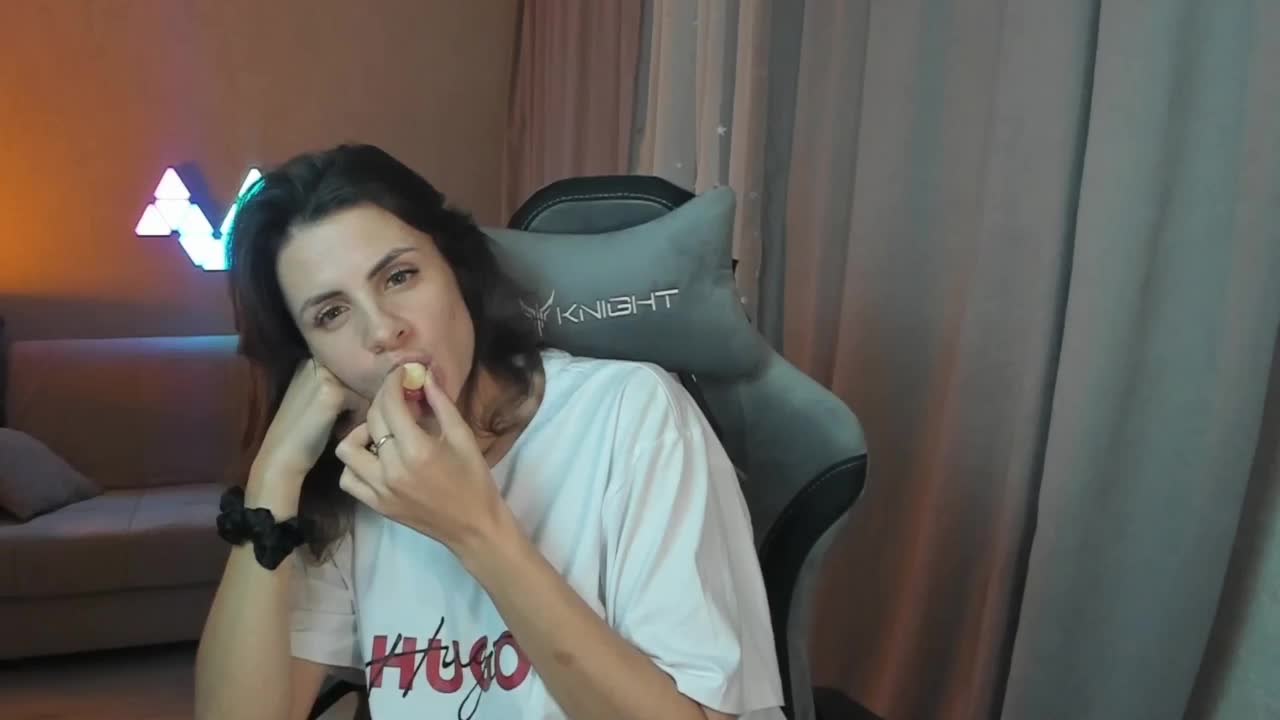 -EmilyJones- Live Sex December 13, 2025