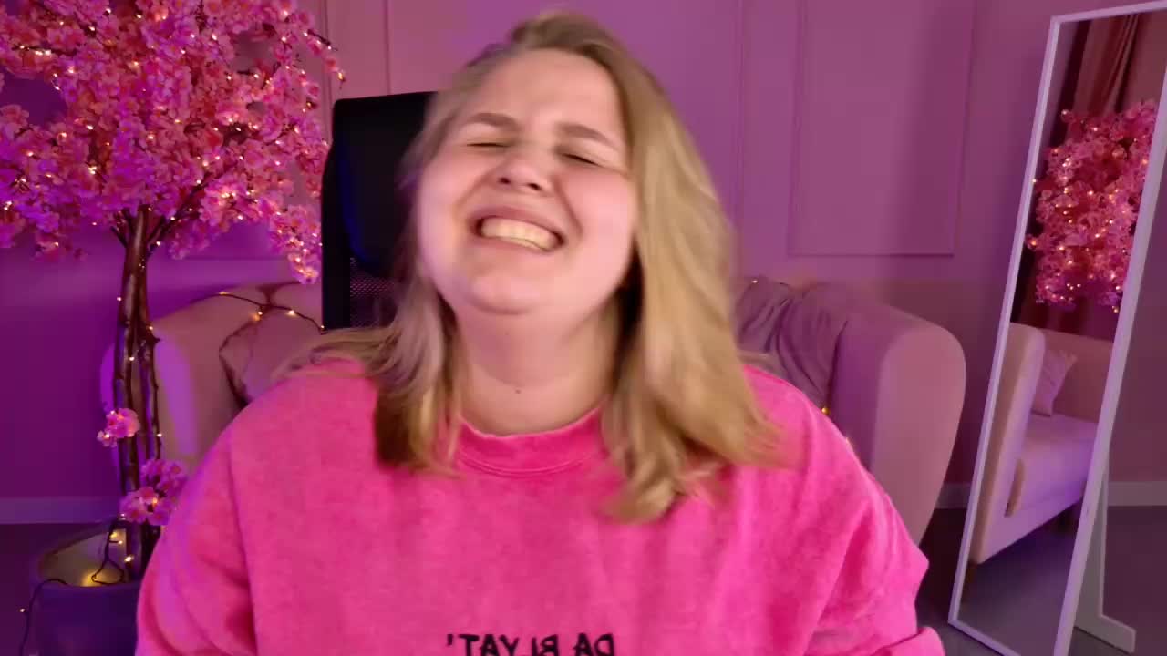 SladaDell Live Sex December 18, 2025