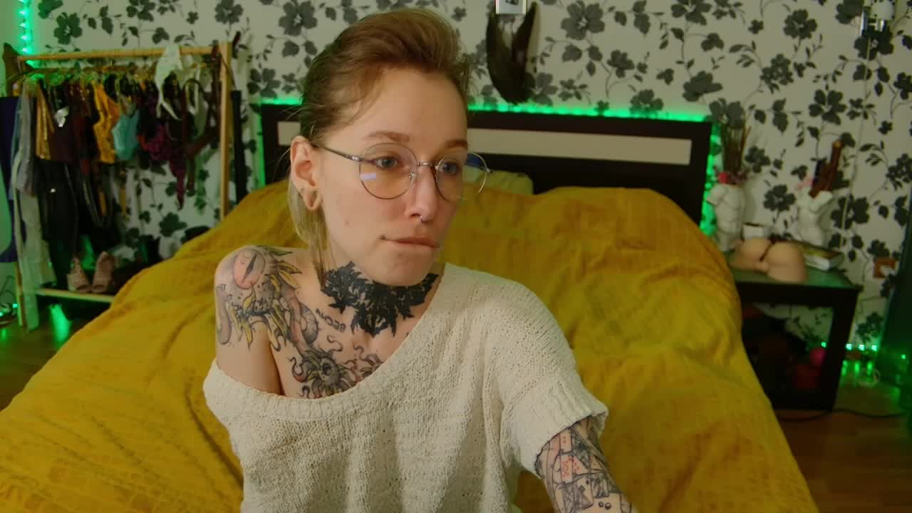 Littlespacemouse Live Sex December 17, 2025