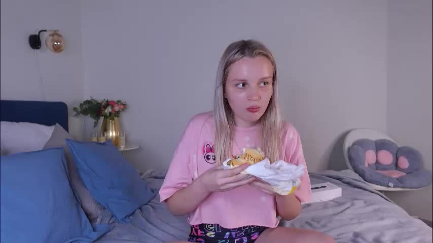 tinasiner Live Sex December 13, 2025