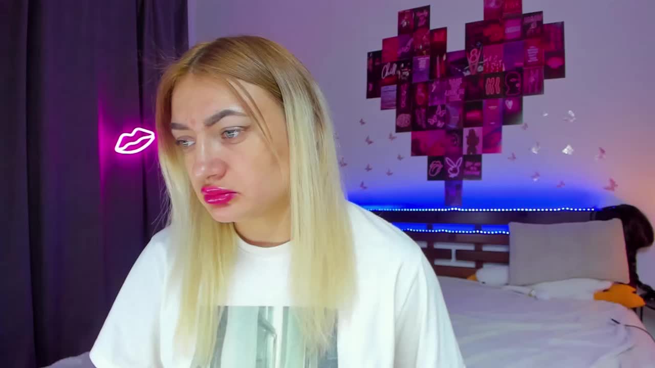 MikkiShows Live Sex December 13, 2025