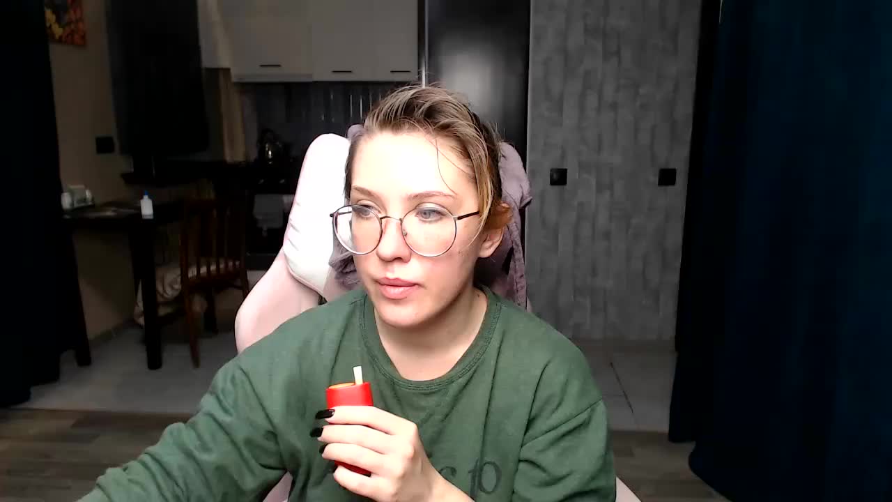 Reginasmilee Live Sex December 17, 2025