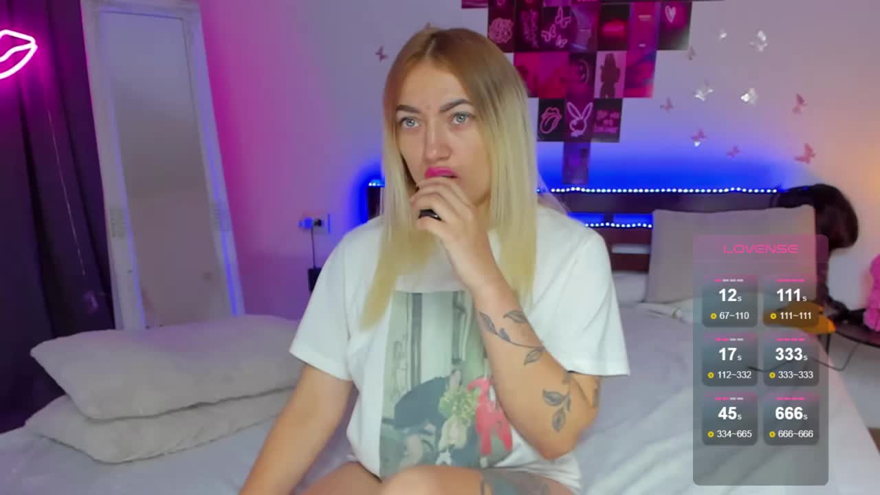 MikkiShows Live Sex December 13, 2025