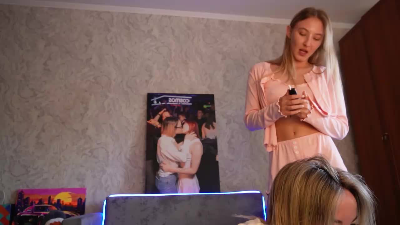 emely1benz Live Sex December 13, 2025