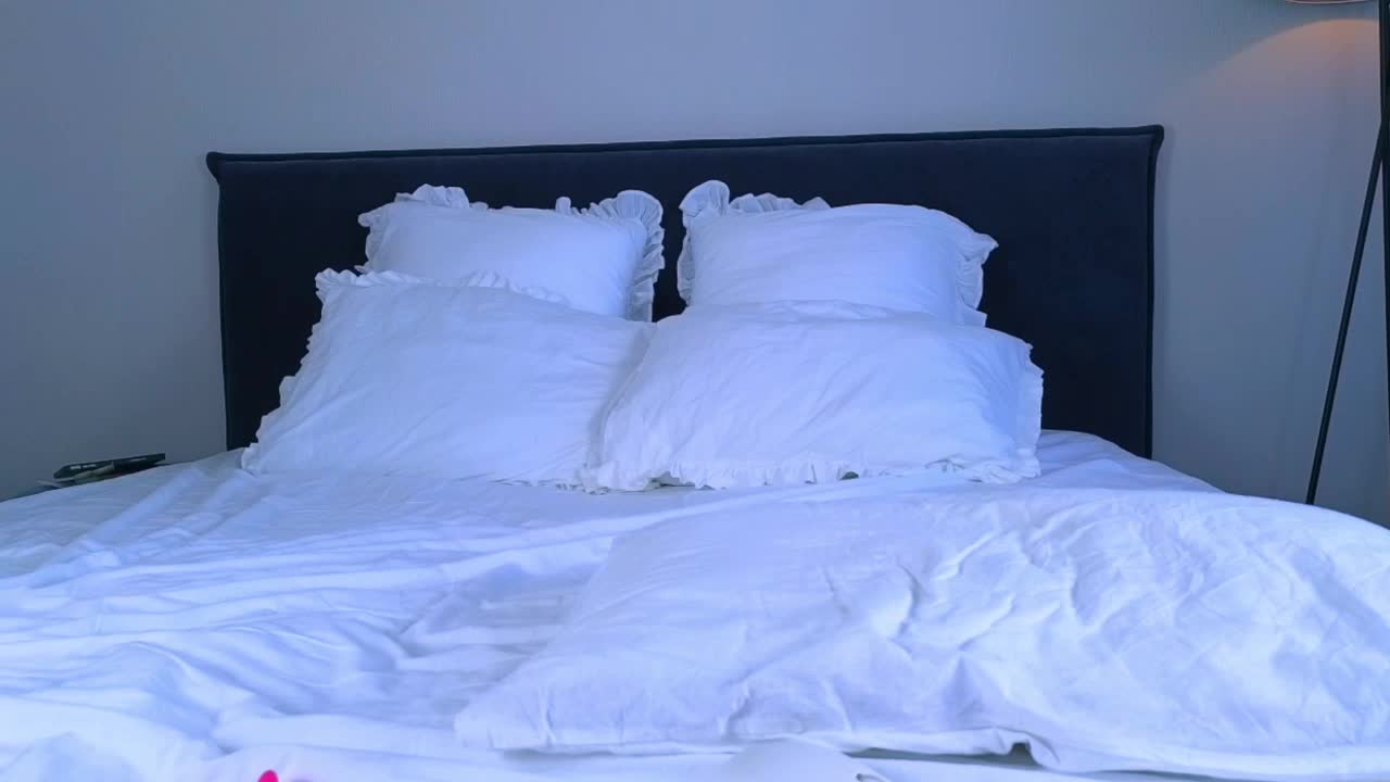 NicoleMarani Live Sex December 17, 2025