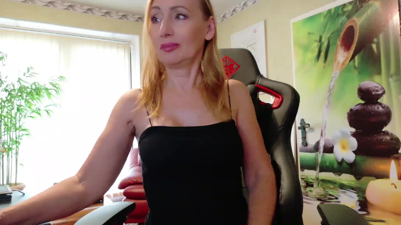 AngelikaMore Live Sex December 13, 2025