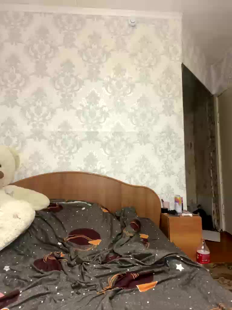 Twiksy Live Sex December 13, 2025