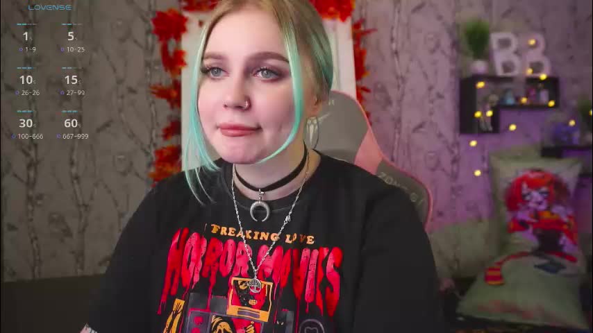 moon_valkyriie Live Sex October 1, 2025