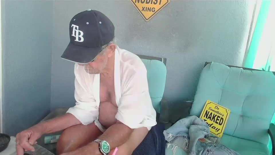 smallpenisbigtongue Live Sex December 17, 2025