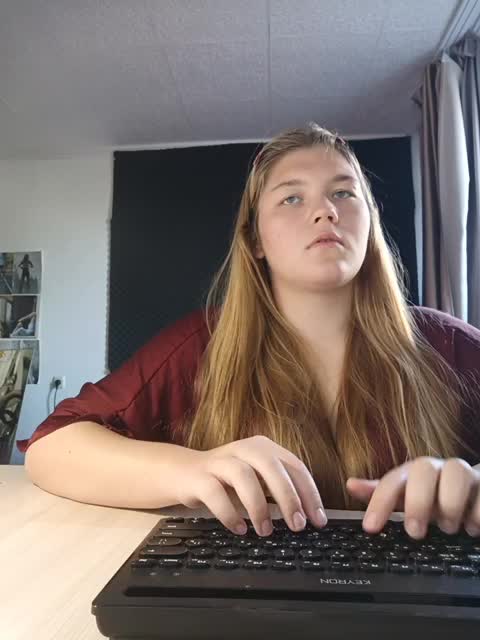 Kakdelaman Live Sex December 13, 2025