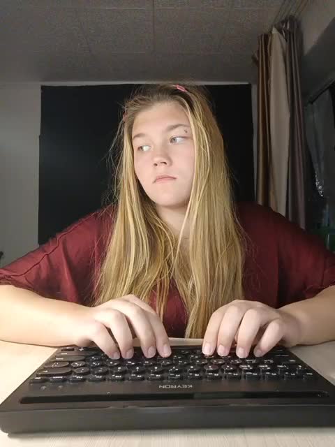 Kakdelaman Live Sex December 13, 2025