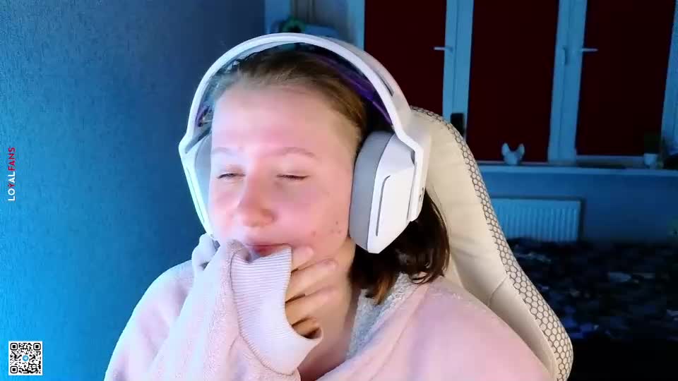 moon_avengers Live Sex December 13, 2025