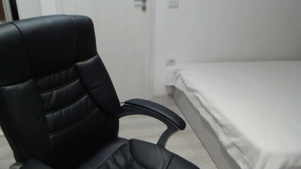 blue_eyes96 Live Sex December 13, 2025