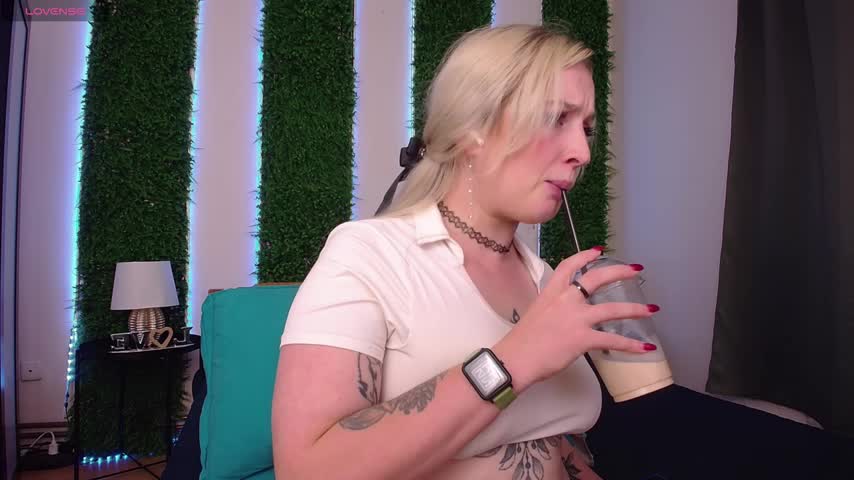 Nicole__Aniston_ Live Sex December 14, 2025