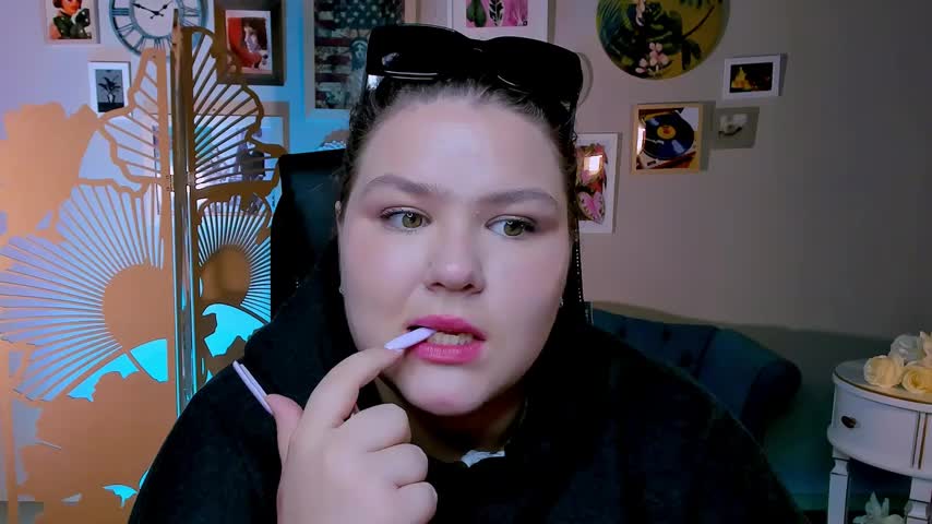 FlorenceAnderson Live Sex December 14, 2025