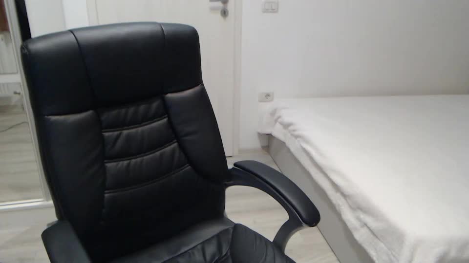 blue_eyes96 Live Sex December 13, 2025