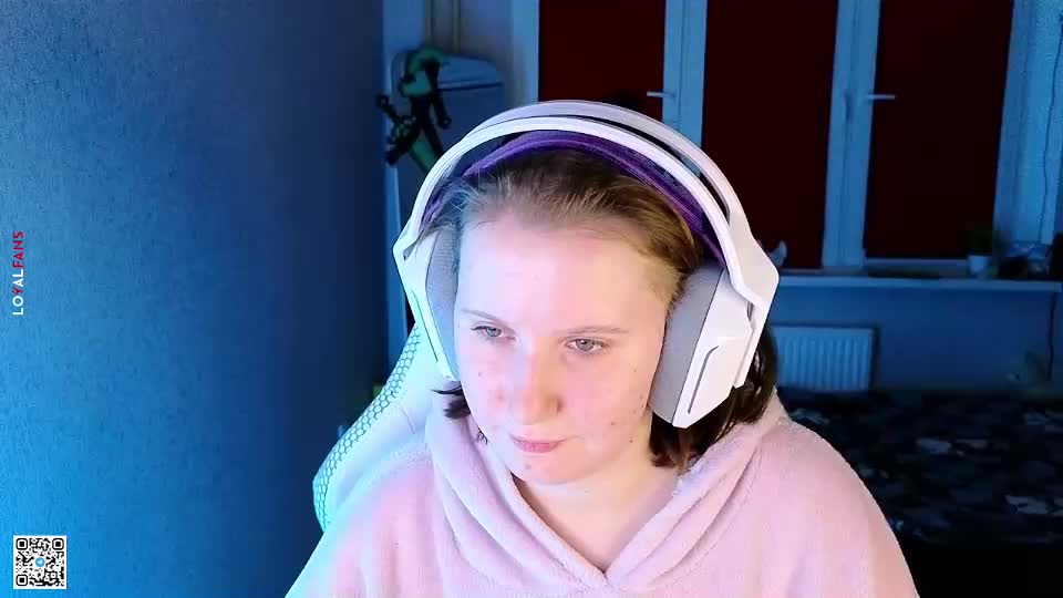 moon_avengers Live Sex December 13, 2025