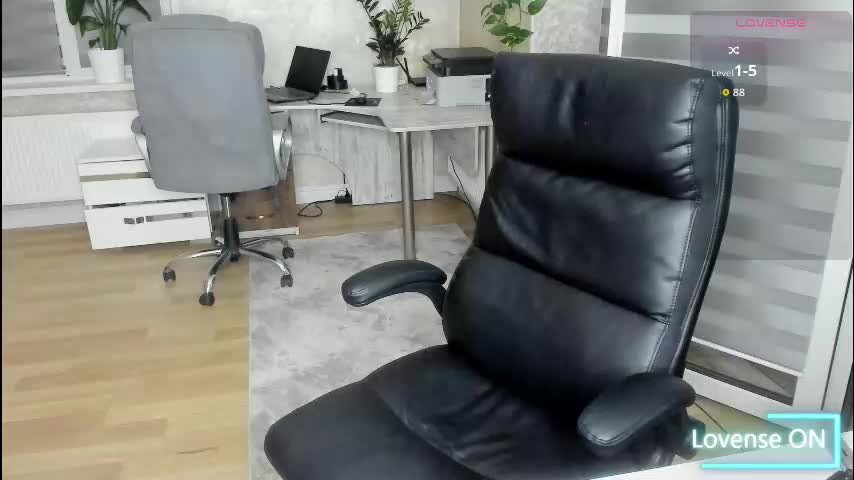 karinadeniss Live Sex December 19, 2025