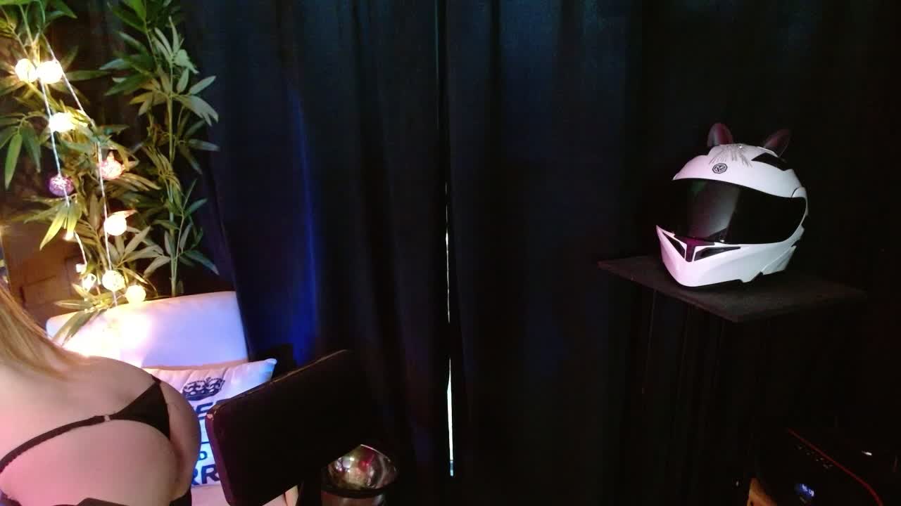 -AfricaYa- Live Sex December 17, 2025