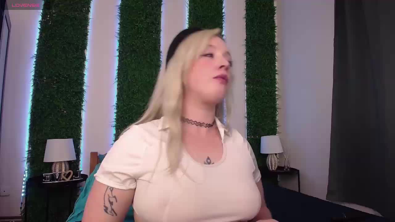 Nicole-Aniston Live Sex October 1, 2025