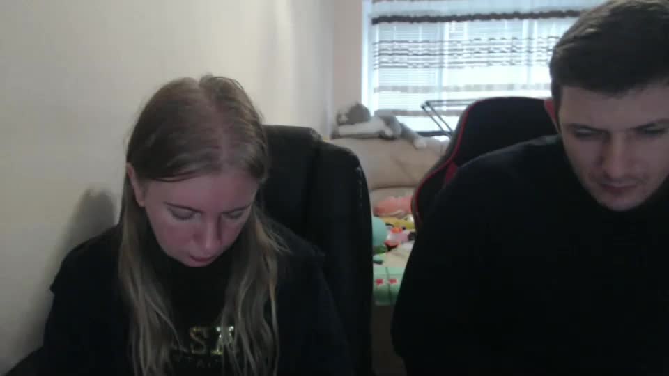 jenisandpeter Live Sex December 19, 2025