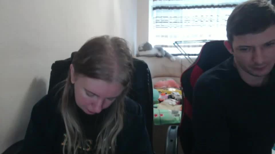 jenisandpeter Live Sex December 19, 2025