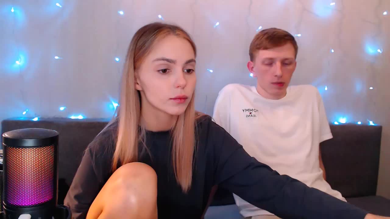 juliaanddima Live Sex December 18, 2025