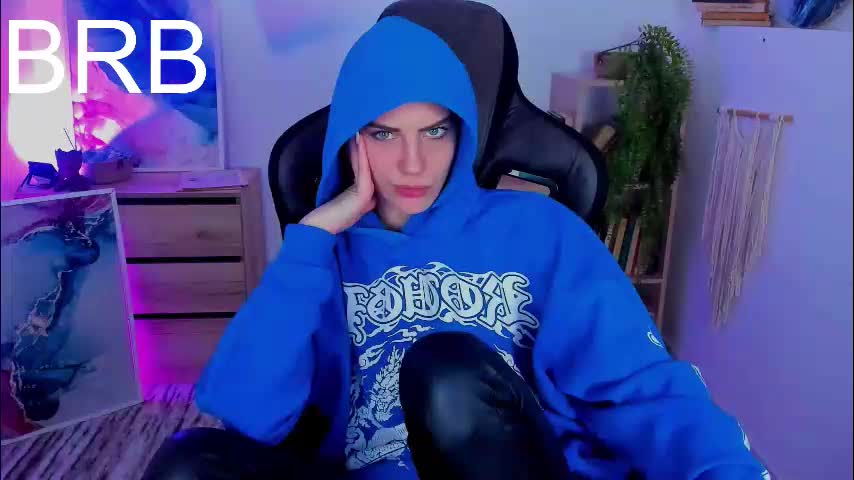 emilywiled Live Sex December 17, 2025