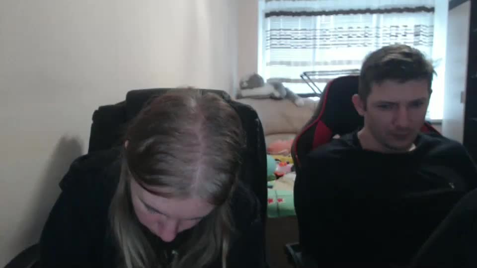 jenisandpeter Live Sex December 19, 2025