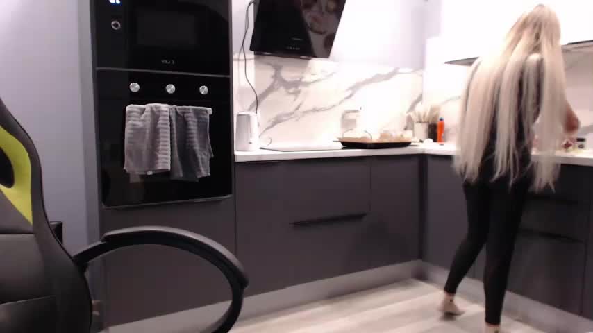 blondalina Live Sex December 17, 2025