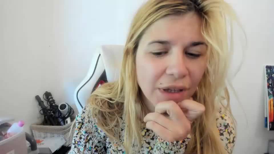 artsyandcraftsy_ Live Sex December 14, 2025