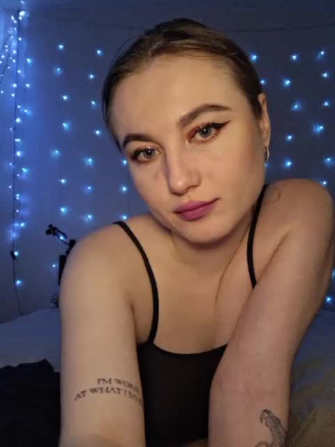 -Molly Live Sex December 17, 2025