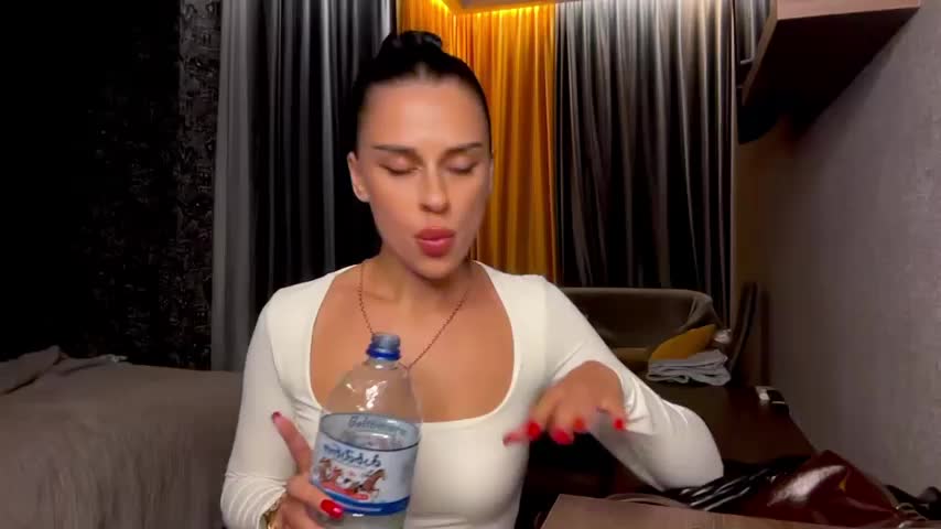 MariaValverdeee_2025-10-01_23-34-50_388 Live Sex October 2, 2025