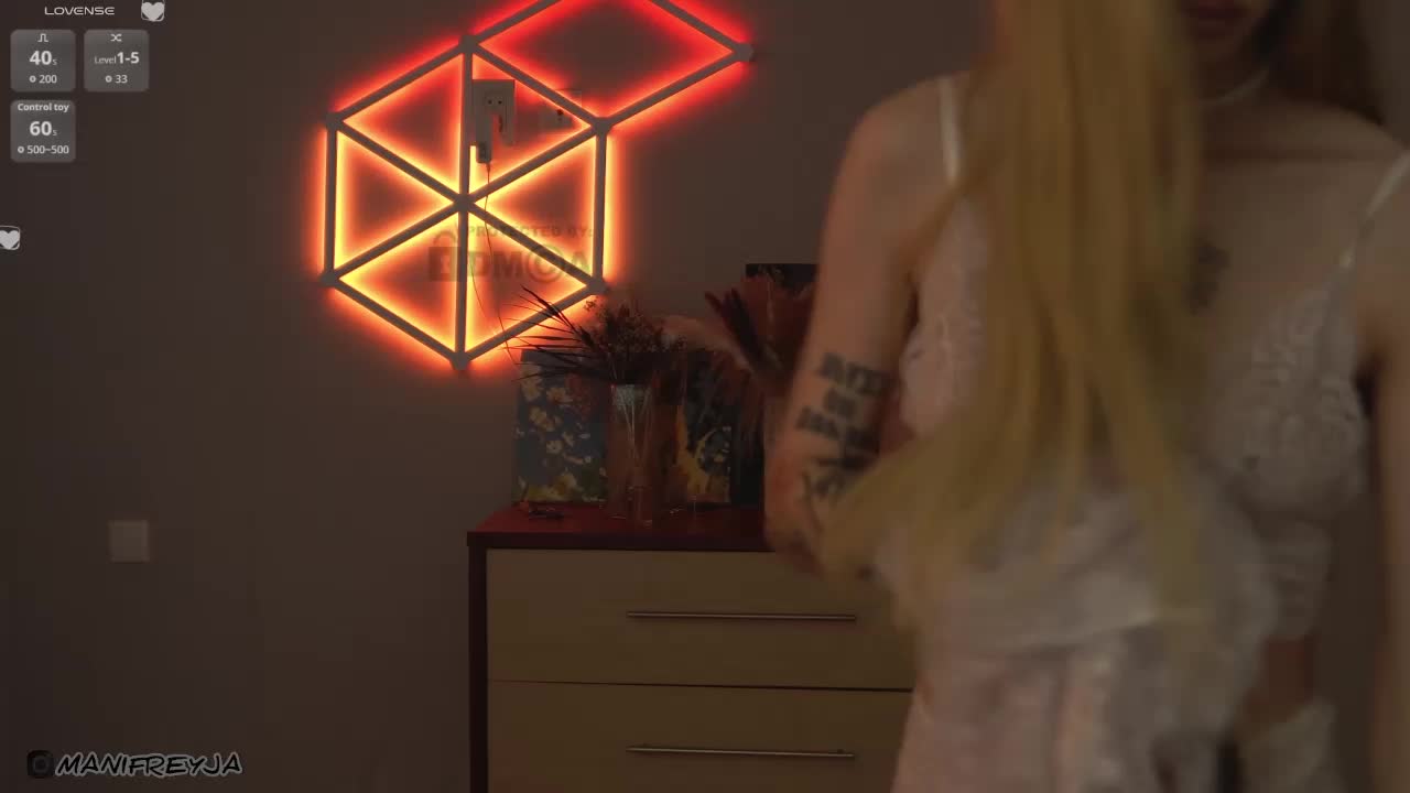 ManiFreyja Live Sex December 17, 2025