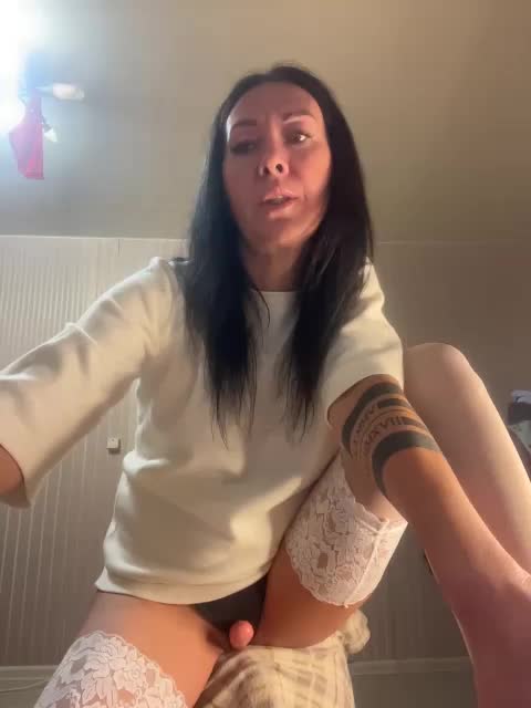 Karolina_Milf Live Sex December 14, 2025