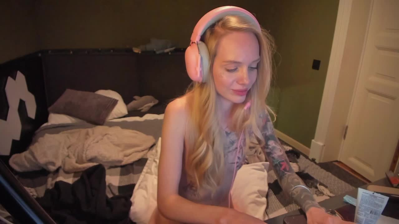 Extramintkiss Live Sex December 12, 2025