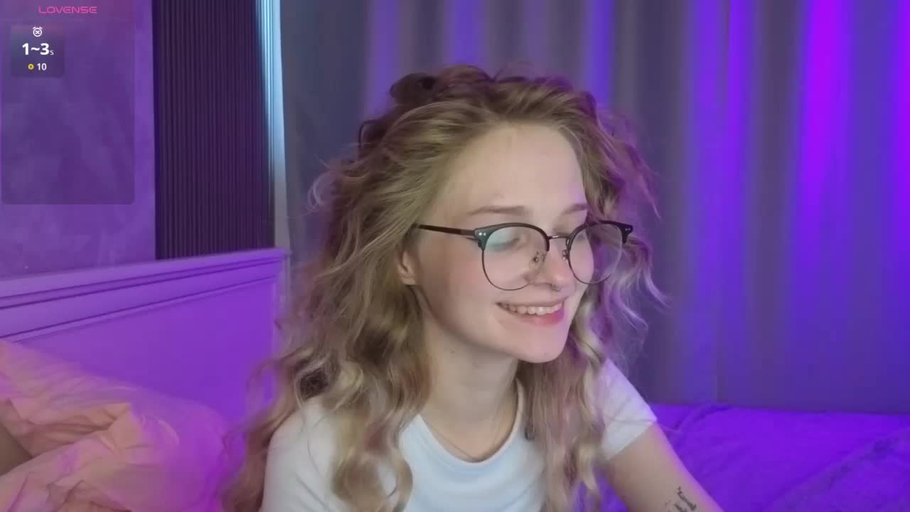 vialeta-baby Live Sex December 15, 2025