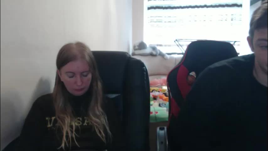 jenisandpeter Live Sex December 19, 2025