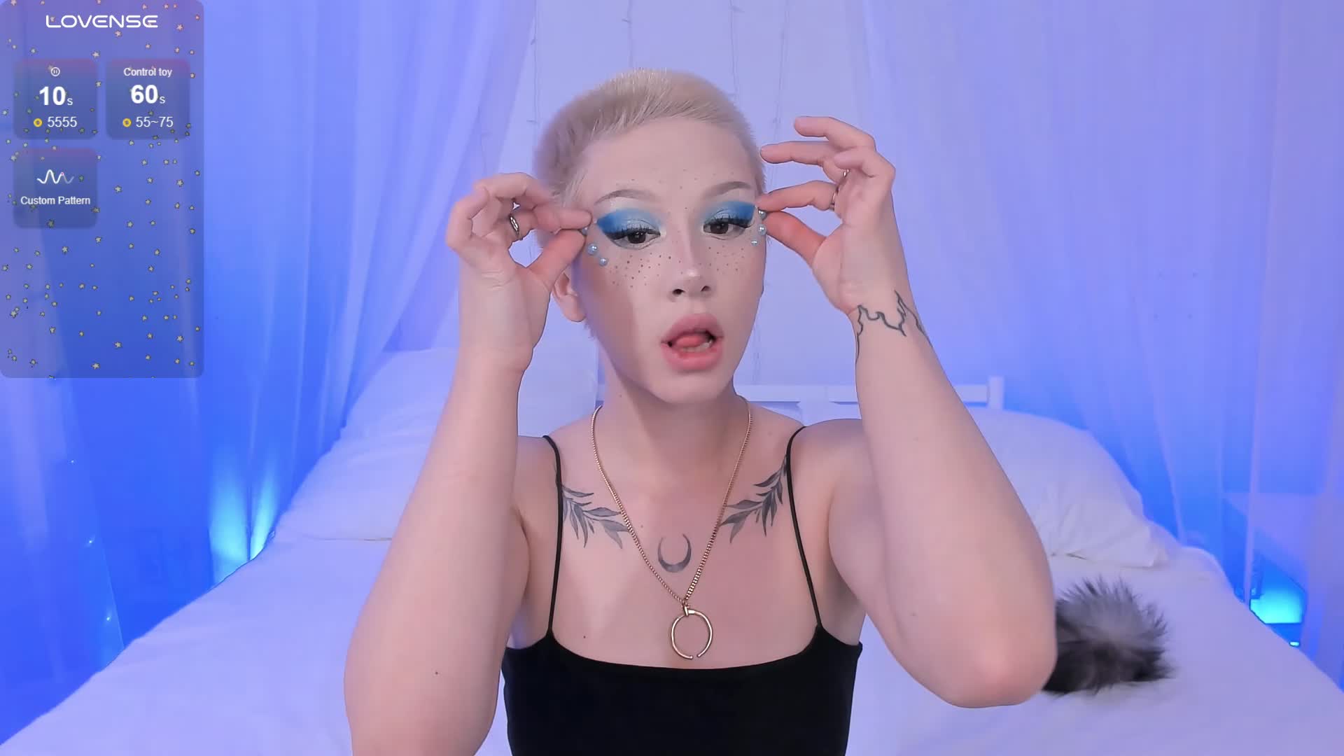 Necucubi Live Sex December 18, 2025