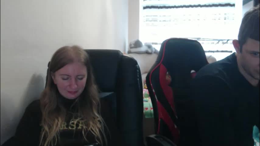 jenisandpeter Live Sex December 19, 2025