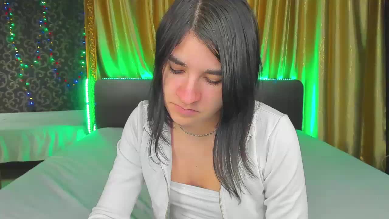 Polly-Love Live Sex December 17, 2025