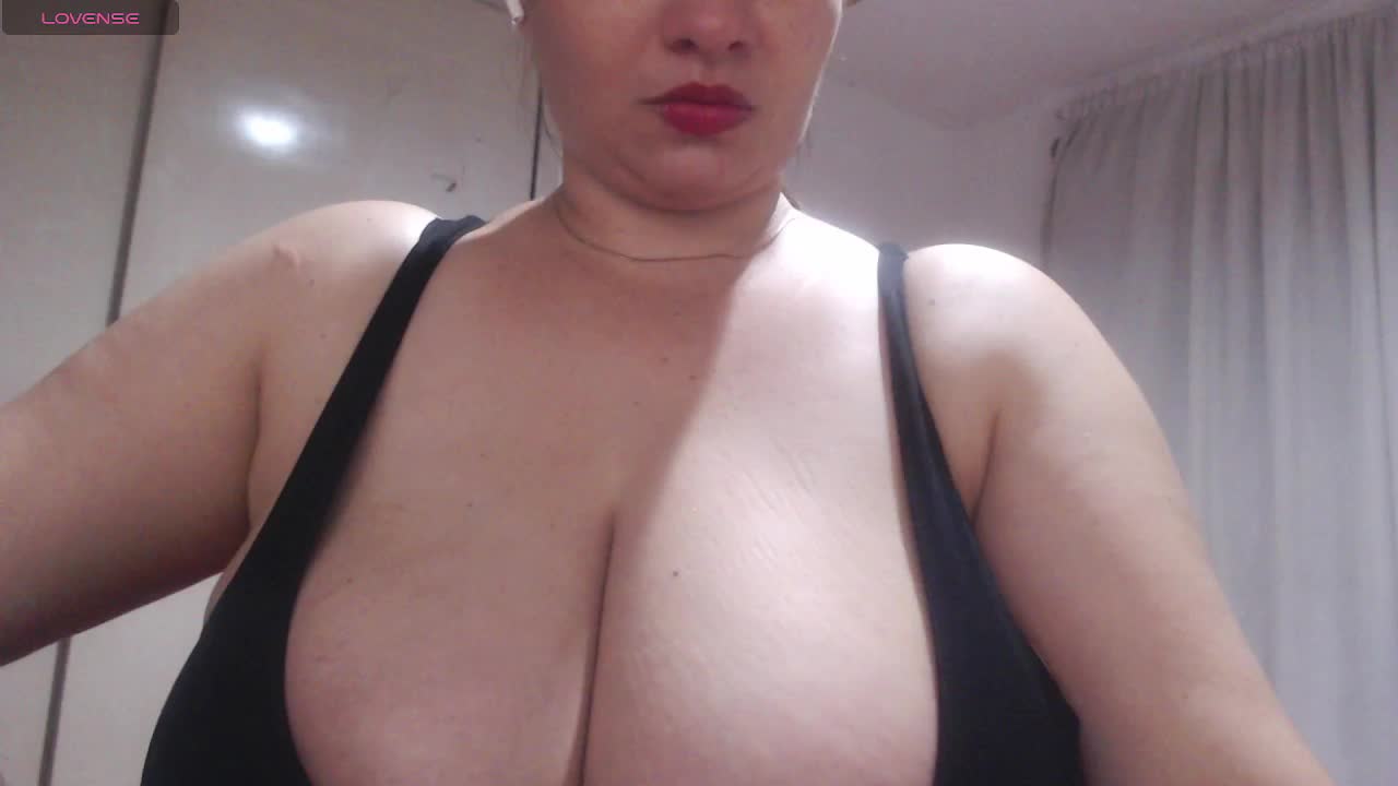 naturalmoommy Live Sex December 14, 2025