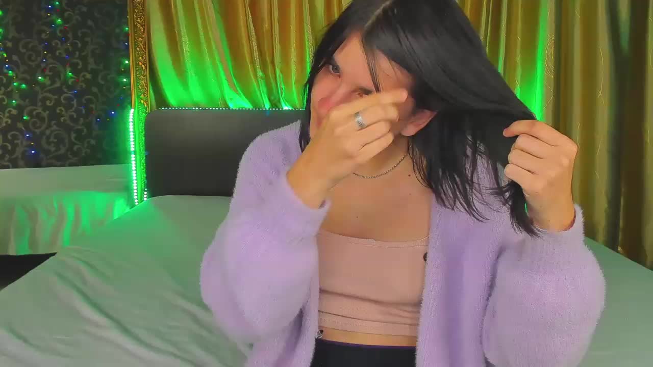 Polly-Love Live Sex December 17, 2025